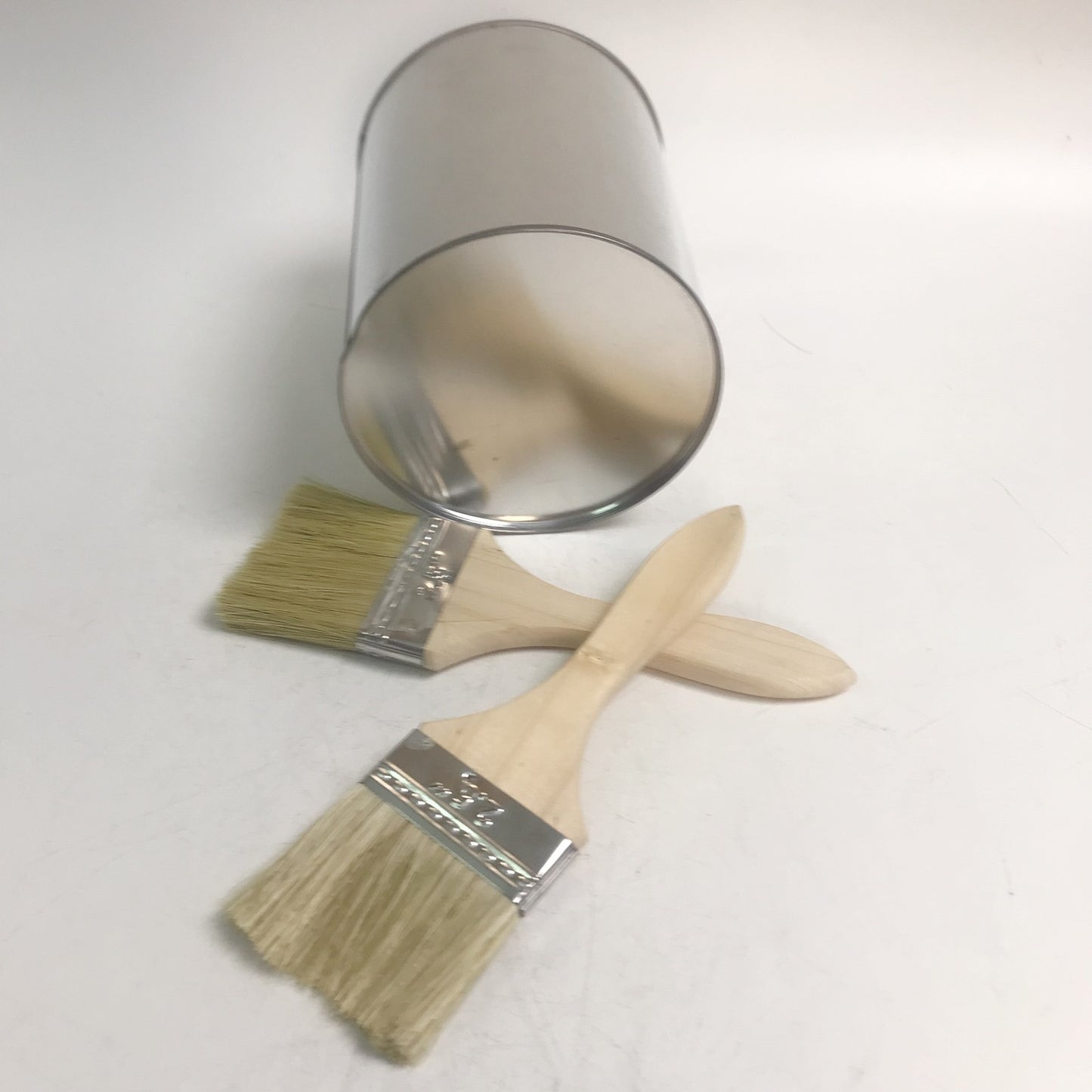 BQLZR 2 Pieces Flat Paint Brush w/ Thin Wood Handle 2.5" Width & 2 Pint Unlined Can