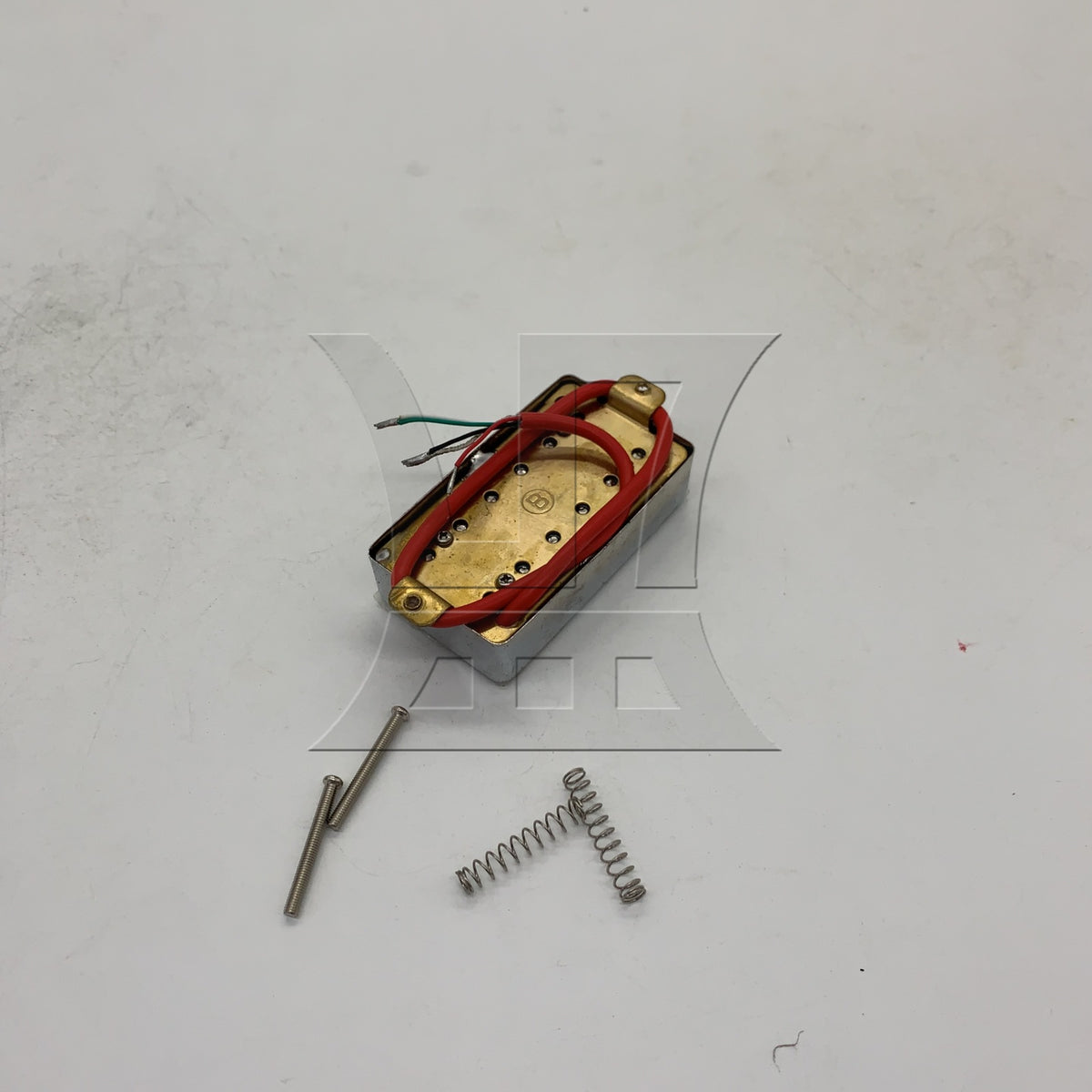 BQLZR 1pc Electric Guitar Bridge Pickup Silver Enclosed Metal Pickup Guitar Modification Refurbished Pickup
