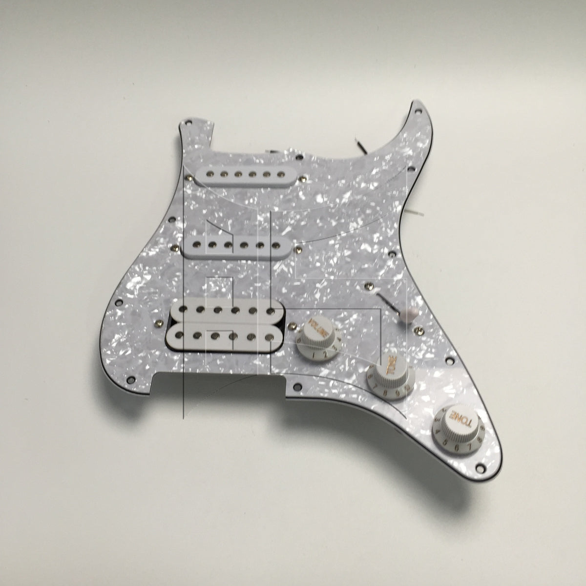 BQLZR 1pc SSH Pickguard White Pearl Electric Guitar Front Cover Panel Guard Panel Decorative Panel