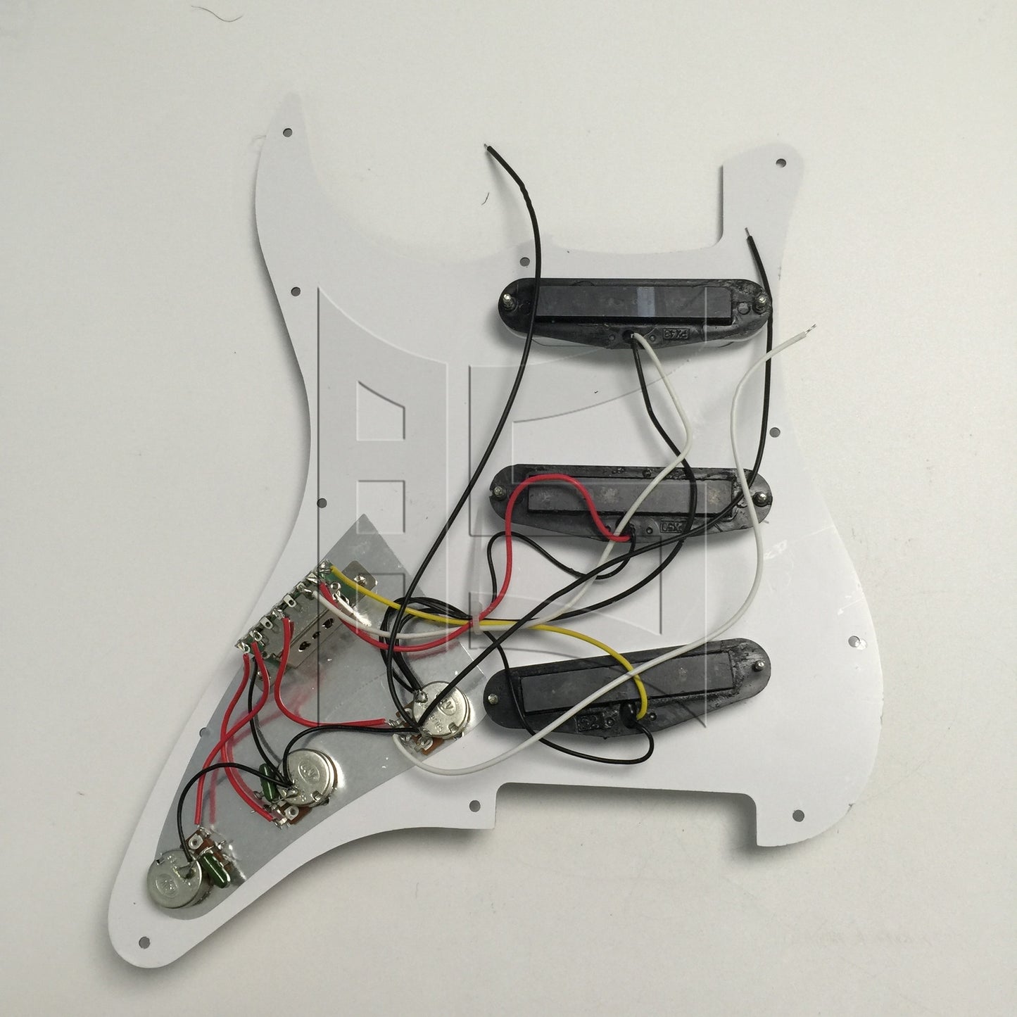 BQLZR 1pc Electric Guitar Sss Pickguard White Pearl Electric Guitar Plastic Front Cover