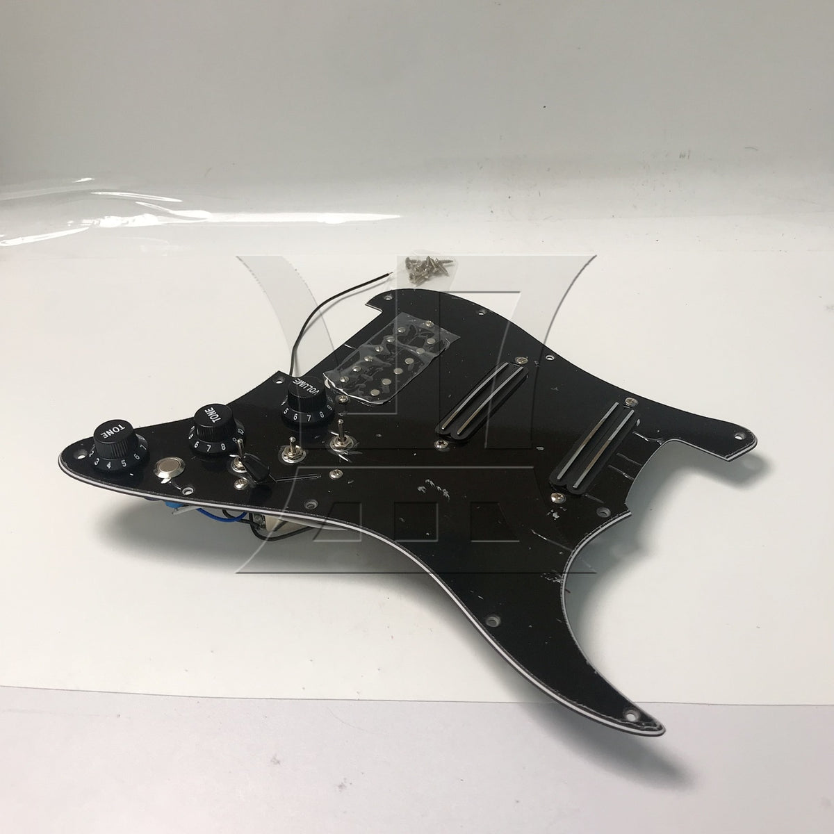 BQLZR 1pc Three-Layer Electric Guitar Guard Set Ssh All Black (With Switch, Right Hand) for Lynnists Musical Instrument Making