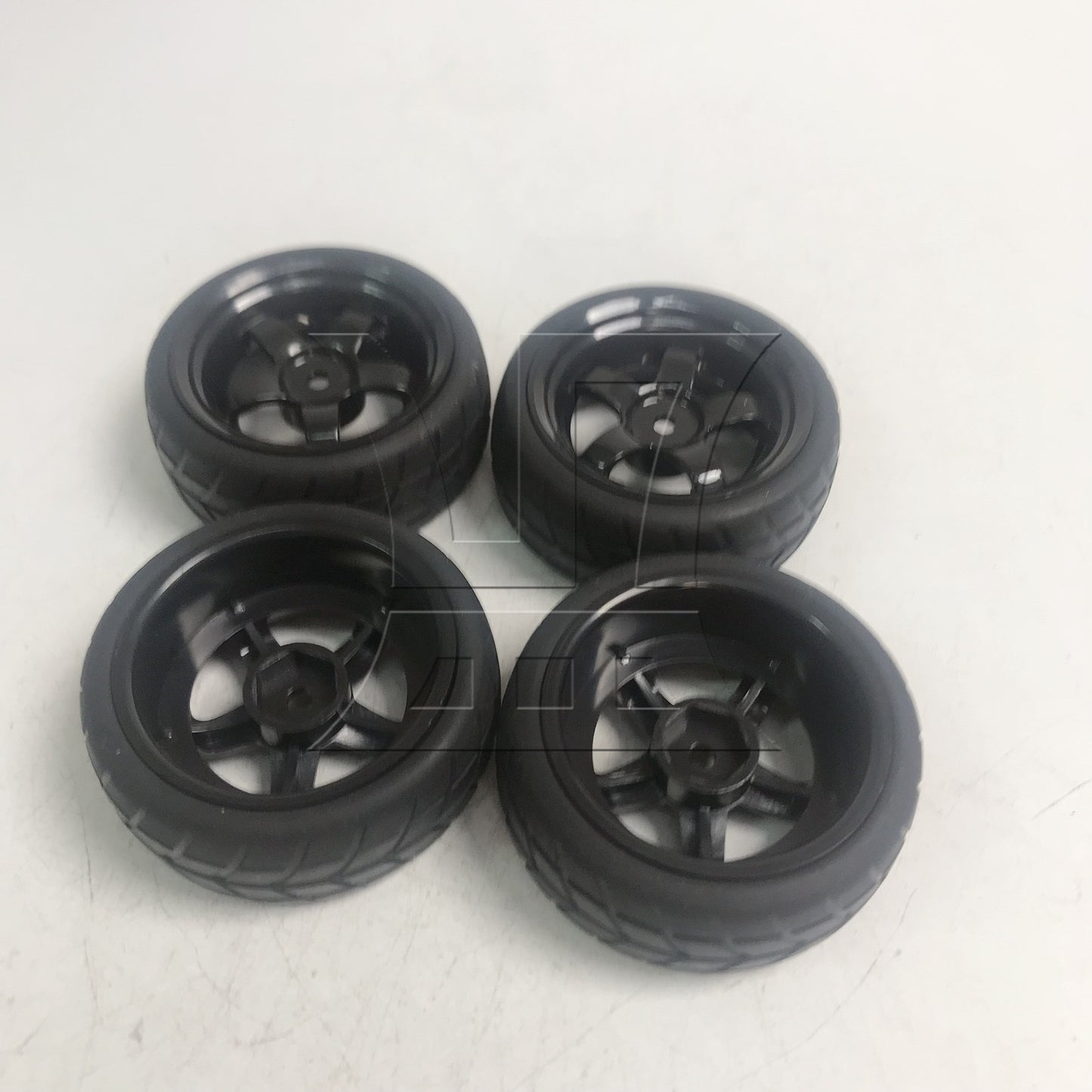 BQLZR 4x RC1: 10 Flat Sports Car Competition-level Checkered Tires and 5-spoke Rim