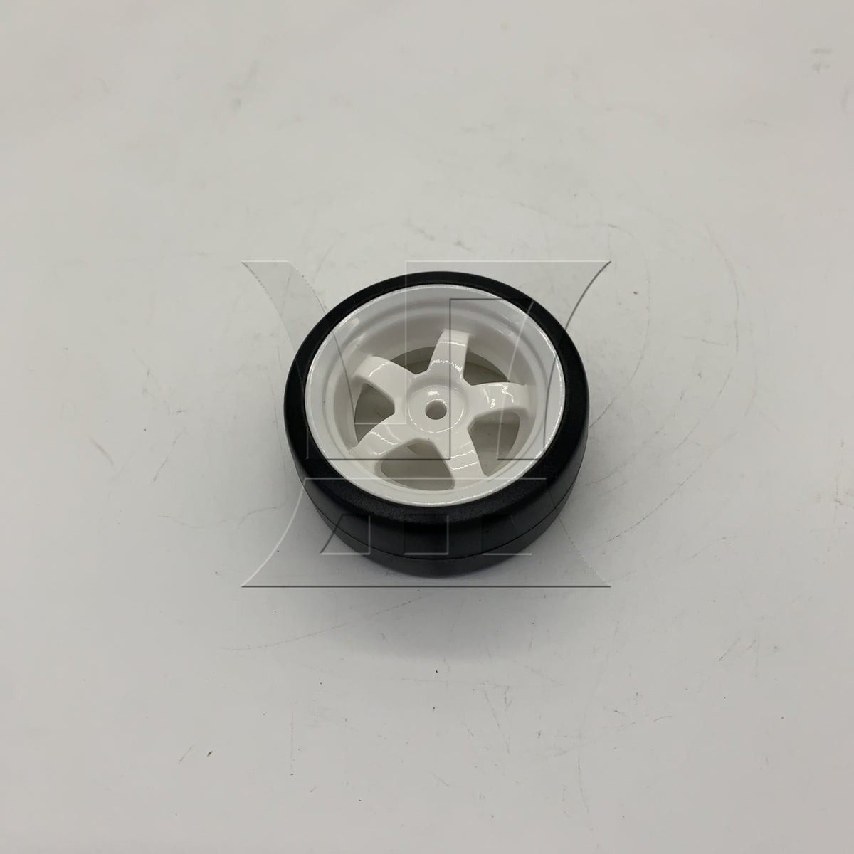 BQLZR 1pc RC1:10 On Road Car Drift Tire and 5-Spoke White Wheel for Model Car Repair Replacement Spare Parts