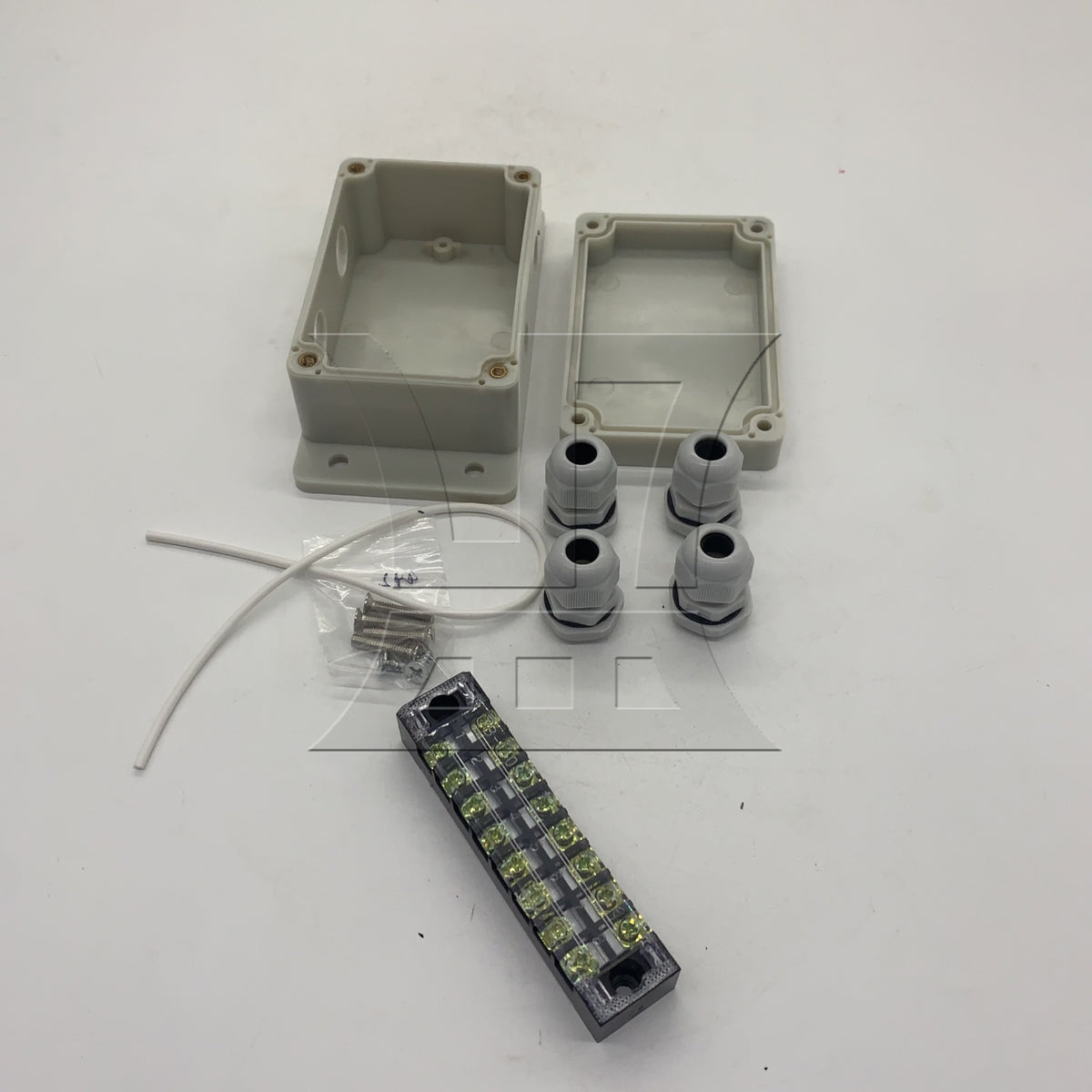 BQLZR 1pc F4 Junction Box 2-In 2-Out 8P Terminals 100 x 68 x 50mm Rtd-F White for Indoor and Outdoor Cable Connections