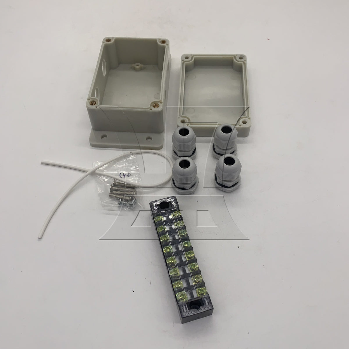 BQLZR 1pc F4 Junction Box 2-In 2-Out 8P Terminals 100 x 68 x 50mm Rtd-F White for Indoor and Outdoor Cable Connections