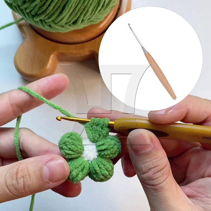 BQLZR Crochet Hook With Wooden Handle, Easy To Carry Around, Used For Diy Sewing, Width 0.35cm