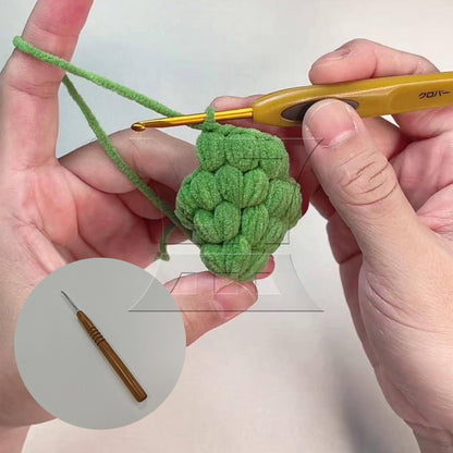 BQLZR 1pc Bamboo Handle Crochet 2.5mm Hand-Knitted Wool Ball Sweater Hook Tool