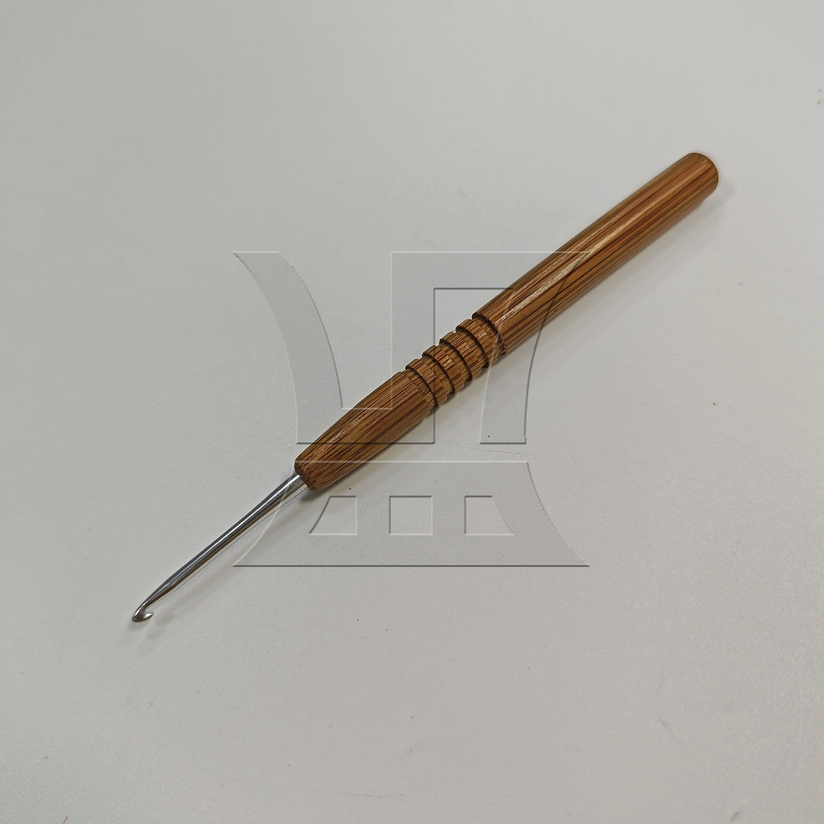 BQLZR 1pc Bamboo Handle Crochet 2.5mm Hand-Knitted Wool Ball Sweater Hook Tool