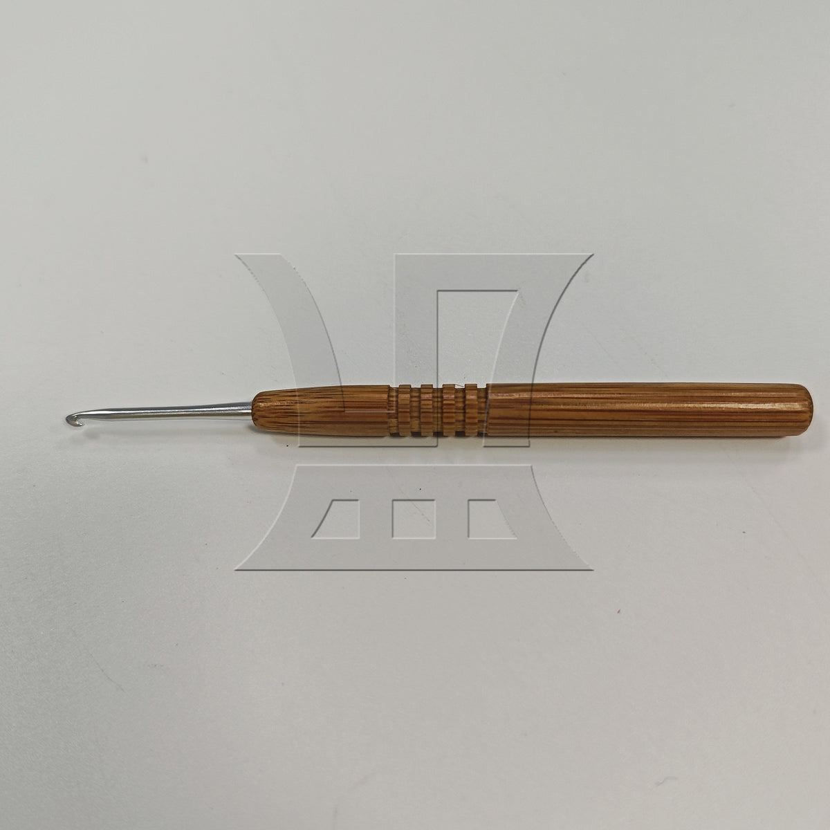BQLZR 1pc Bamboo Handle Crochet 2.5mm Hand-Knitted Wool Ball Sweater Hook Tool