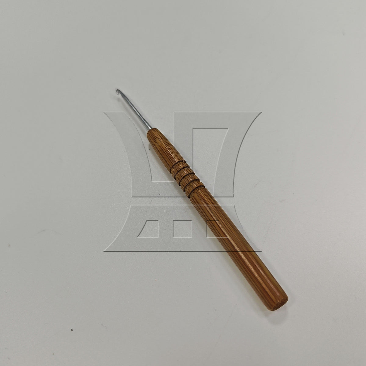 BQLZR 1pc Bamboo Handle Crochet 2.5mm Hand-Knitted Wool Ball Sweater Hook Tool